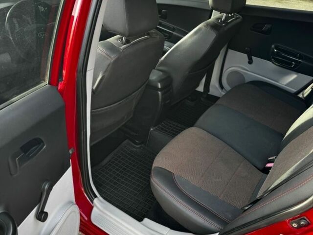 Червоний Кіа Сід, об'ємом двигуна 1.6 л та пробігом 210 тис. км за 4700 $, фото 5 на Automoto.ua