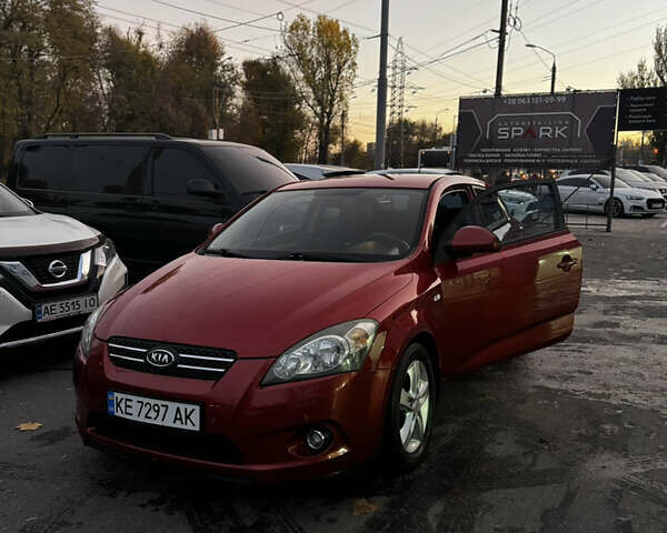 Красный Киа Сид, объемом двигателя 2 л и пробегом 177 тыс. км за 6900 $, фото 7 на Automoto.ua