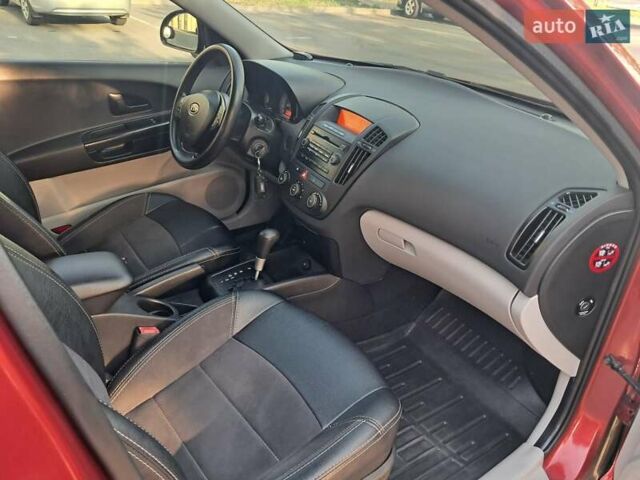 Красный Киа Сид, объемом двигателя 1.59 л и пробегом 169 тыс. км за 6800 $, фото 2 на Automoto.ua