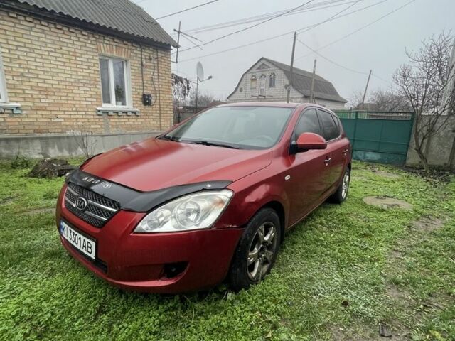 Красный Киа Сид, объемом двигателя 1.4 л и пробегом 260 тыс. км за 3800 $, фото 3 на Automoto.ua