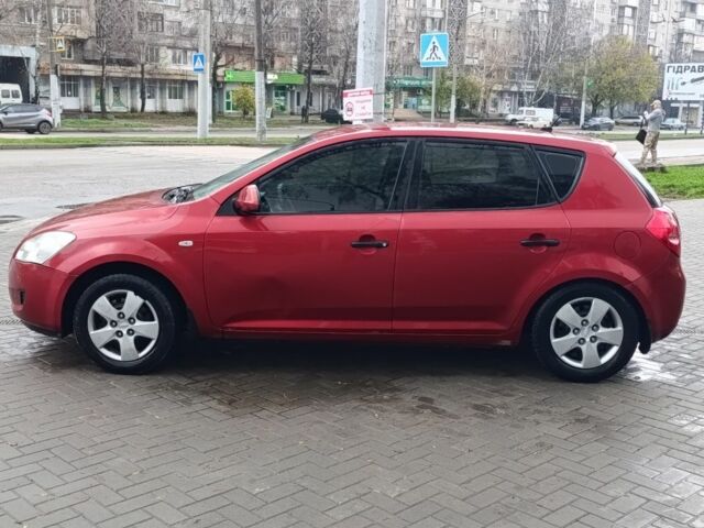 Красный Киа Сид, объемом двигателя 1.6 л и пробегом 480 тыс. км за 3700 $, фото 1 на Automoto.ua