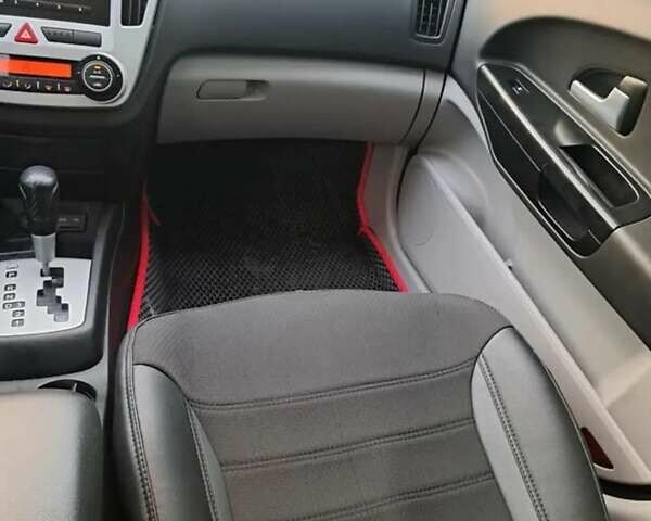 Красный Киа Сид, объемом двигателя 1.6 л и пробегом 237 тыс. км за 6200 $, фото 15 на Automoto.ua