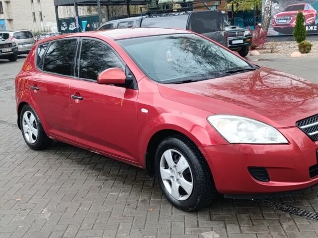 Красный Киа Сид, объемом двигателя 1.6 л и пробегом 480 тыс. км за 3700 $, фото 5 на Automoto.ua