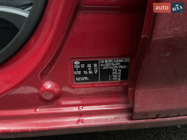 Красный Киа Сид, объемом двигателя 1.59 л и пробегом 303 тыс. км за 4100 $, фото 15 на Automoto.ua