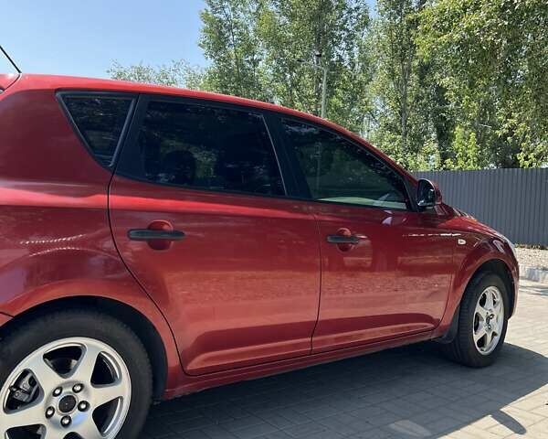 Красный Киа Сид, объемом двигателя 1.59 л и пробегом 168 тыс. км за 5900 $, фото 7 на Automoto.ua