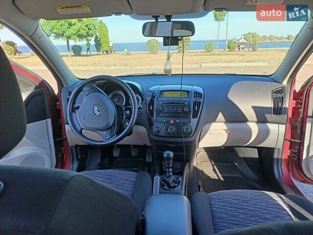 Червоний Кіа Сід, об'ємом двигуна 1.4 л та пробігом 131 тис. км за 5400 $, фото 10 на Automoto.ua