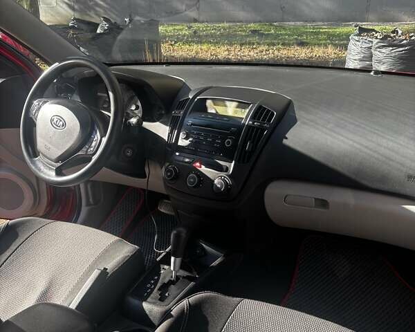 Красный Киа Сид, объемом двигателя 1.6 л и пробегом 308 тыс. км за 5500 $, фото 8 на Automoto.ua
