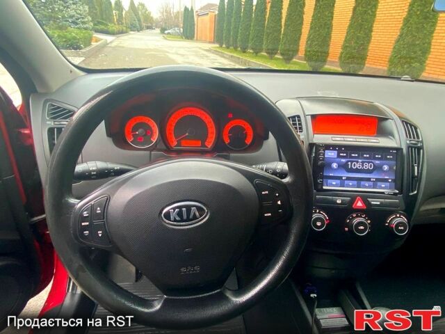 Красный Киа Сид, объемом двигателя 1.4 л и пробегом 160 тыс. км за 6000 $, фото 9 на Automoto.ua