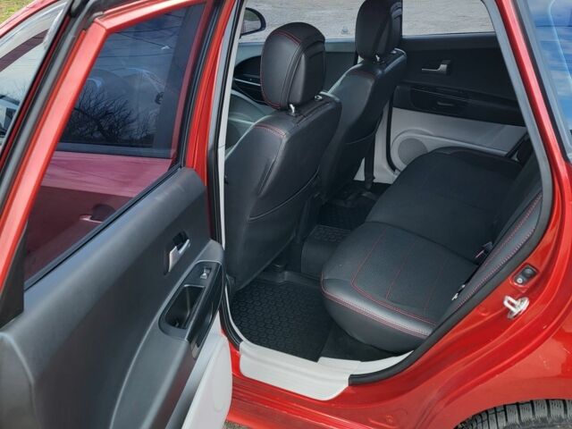 Красный Киа Сид, объемом двигателя 2 л и пробегом 200 тыс. км за 5700 $, фото 5 на Automoto.ua