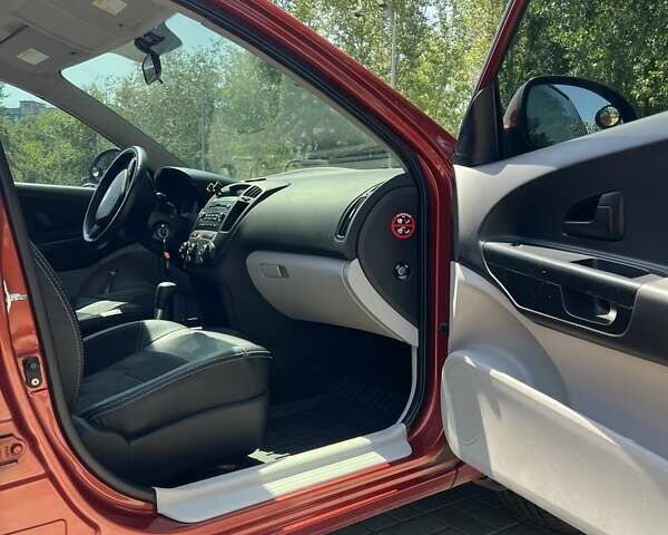 Красный Киа Сид, объемом двигателя 1.59 л и пробегом 168 тыс. км за 5900 $, фото 5 на Automoto.ua