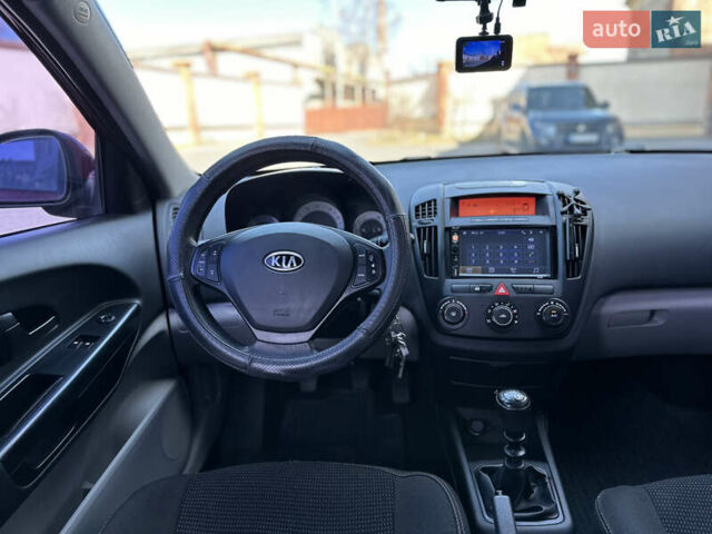 Червоний Кіа Сід, об'ємом двигуна 1.6 л та пробігом 265 тис. км за 5700 $, фото 11 на Automoto.ua