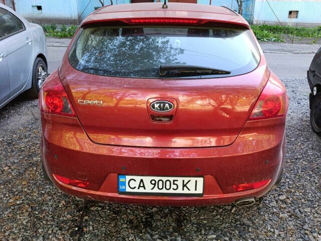 Киа Сид 2008 в Черкассах на Automoto.ua Красный Киа Сид, объемом двигателя 1.6 л и пробегом 227 тыс. км за 6000 $, фото 3 на Automoto.ua