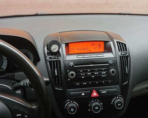 Червоний Кіа Сід, об'ємом двигуна 1.4 л та пробігом 260 тис. км за 4900 $, фото 20 на Automoto.ua