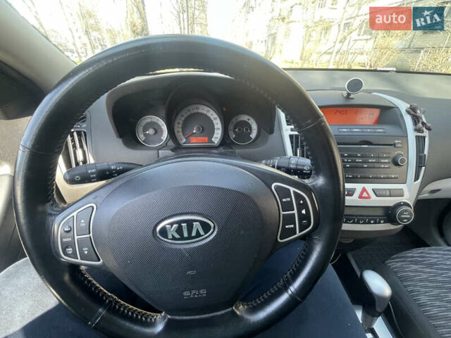 Красный Киа Сид, объемом двигателя 1.6 л и пробегом 90 тыс. км за 5999 $, фото 9 на Automoto.ua