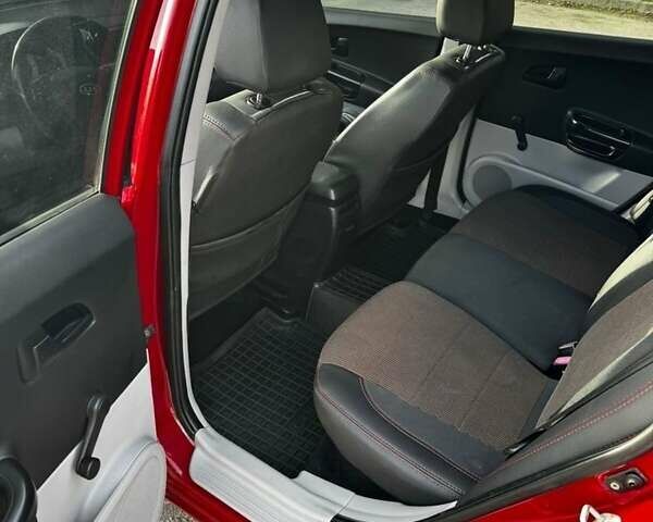 Червоний Кіа Сід, об'ємом двигуна 1.6 л та пробігом 210 тис. км за 4700 $, фото 4 на Automoto.ua