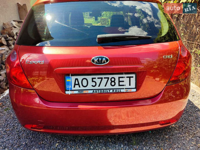 Красный Киа Сид, объемом двигателя 1.6 л и пробегом 185 тыс. км за 5300 $, фото 3 на Automoto.ua
