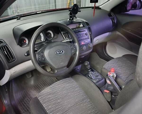 Червоний Кіа Сід, об'ємом двигуна 1.58 л та пробігом 215 тис. км за 5500 $, фото 7 на Automoto.ua