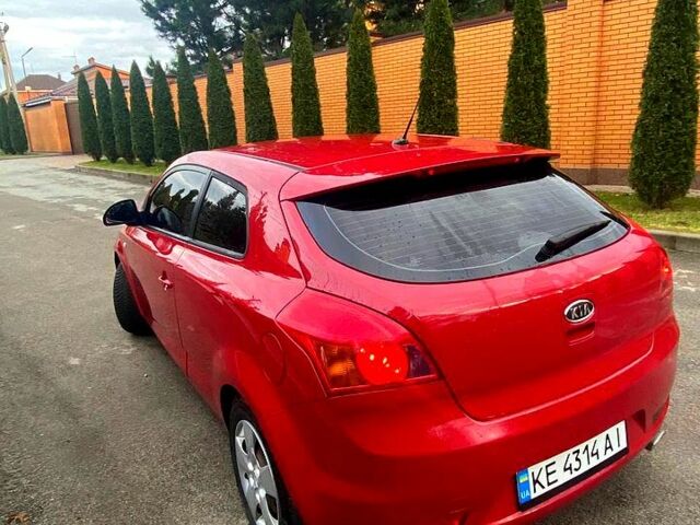 Красный Киа Сид, объемом двигателя 1.4 л и пробегом 160 тыс. км за 6000 $, фото 3 на Automoto.ua