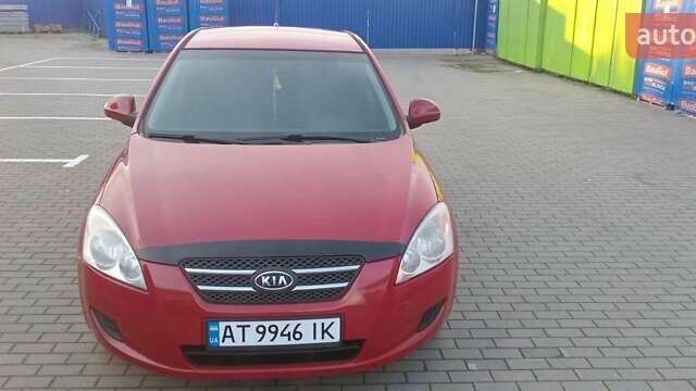 Красный Киа Сид, объемом двигателя 1.4 л и пробегом 198 тыс. км за 4400 $, фото 7 на Automoto.ua