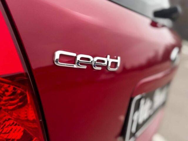 Красный Киа Сид, объемом двигателя 0 л и пробегом 181 тыс. км за 5800 $, фото 5 на Automoto.ua