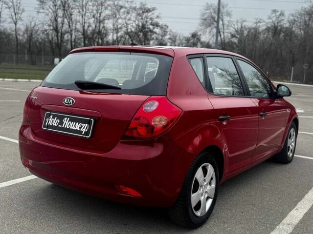 Красный Киа Сид, объемом двигателя 0 л и пробегом 181 тыс. км за 5800 $, фото 3 на Automoto.ua