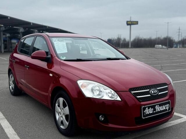 Красный Киа Сид, объемом двигателя 0 л и пробегом 181 тыс. км за 5800 $, фото 2 на Automoto.ua