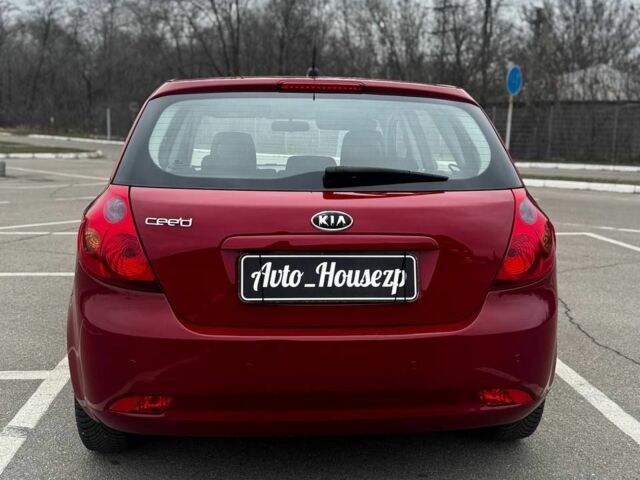 Красный Киа Сид, объемом двигателя 0 л и пробегом 181 тыс. км за 5800 $, фото 4 на Automoto.ua