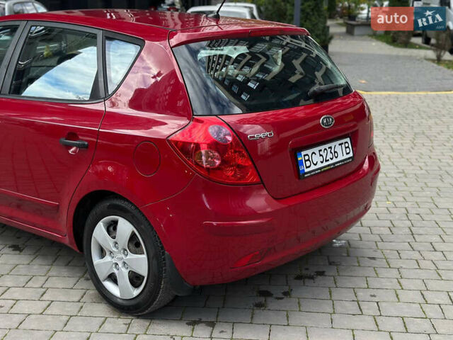 Красный Киа Сид, объемом двигателя 1.4 л и пробегом 193 тыс. км за 3999 $, фото 4 на Automoto.ua