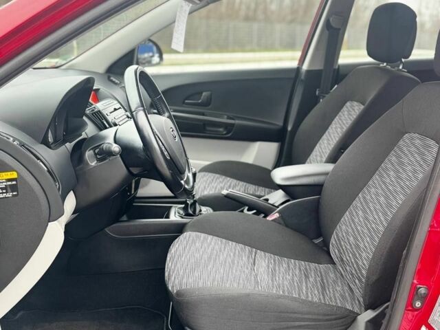 Красный Киа Сид, объемом двигателя 0 л и пробегом 181 тыс. км за 5800 $, фото 7 на Automoto.ua
