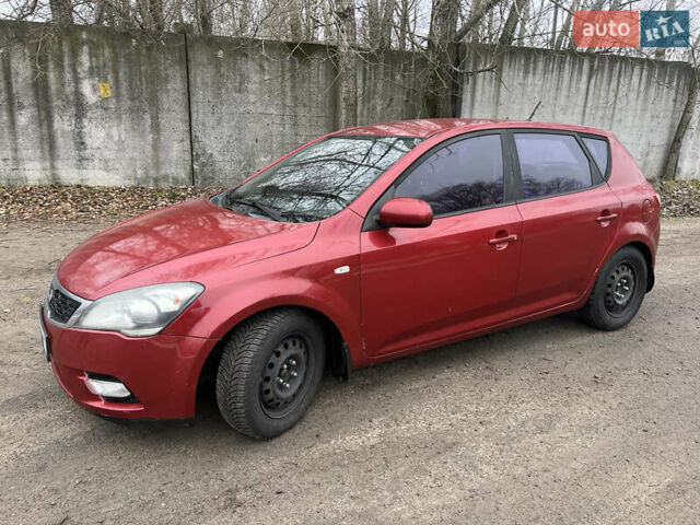 Красный Киа Сид, объемом двигателя 0 л и пробегом 216 тыс. км за 5899 $, фото 6 на Automoto.ua