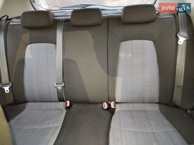 Червоний Кіа Сід, об'ємом двигуна 1.59 л та пробігом 149 тис. км за 8500 $, фото 10 на Automoto.ua