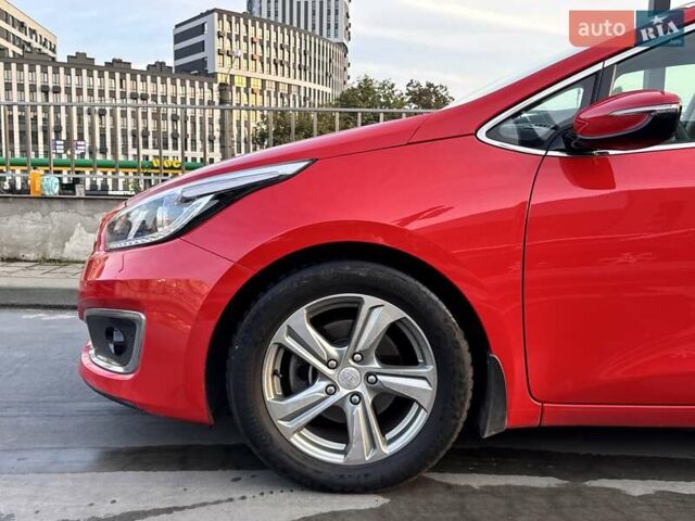 Красный Киа Сид, объемом двигателя 1.59 л и пробегом 128 тыс. км за 13500 $, фото 6 на Automoto.ua