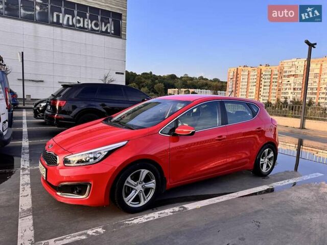 Красный Киа Сид, объемом двигателя 1.59 л и пробегом 128 тыс. км за 13500 $, фото 4 на Automoto.ua