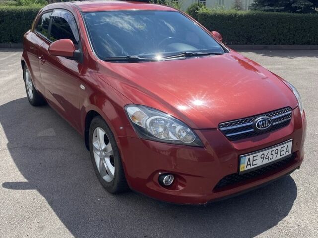Красный Киа Сид, объемом двигателя 0 л и пробегом 137 тыс. км за 5250 $, фото 1 на Automoto.ua