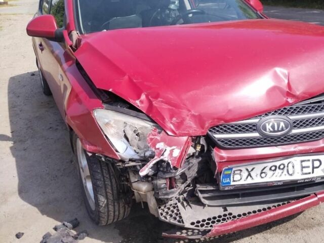 Червоний Кіа Сід, об'ємом двигуна 2 л та пробігом 148 тис. км за 2500 $, фото 3 на Automoto.ua