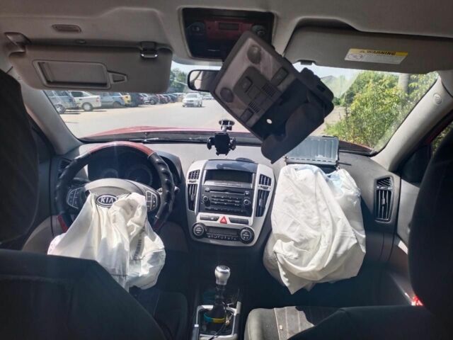 Червоний Кіа Сід, об'ємом двигуна 2 л та пробігом 148 тис. км за 2500 $, фото 1 на Automoto.ua