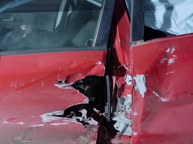 Червоний Кіа Сід, об'ємом двигуна 1.6 л та пробігом 250 тис. км за 2135 $, фото 5 на Automoto.ua