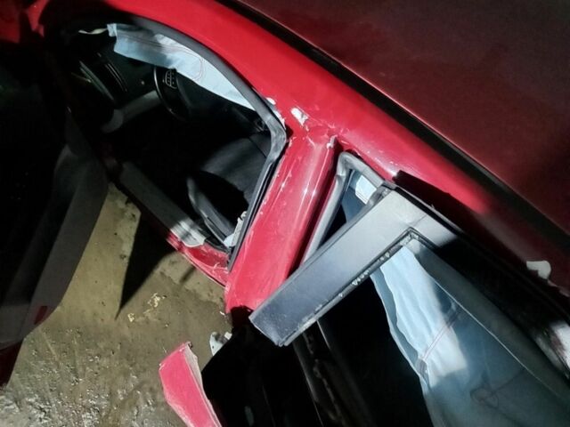 Червоний Кіа Сід, об'ємом двигуна 1.6 л та пробігом 250 тис. км за 2135 $, фото 9 на Automoto.ua