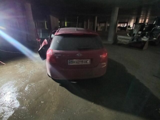 Червоний Кіа Сід, об'ємом двигуна 1.6 л та пробігом 250 тис. км за 2135 $, фото 6 на Automoto.ua