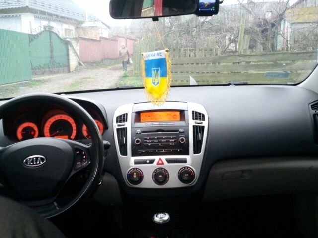 Червоний Кіа Сід, об'ємом двигуна 1.6 л та пробігом 398 тис. км за 5486 $, фото 2 на Automoto.ua