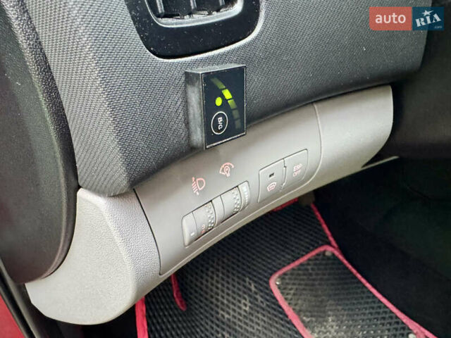 Червоний Кіа Сід, об'ємом двигуна 1.4 л та пробігом 214 тис. км за 5800 $, фото 33 на Automoto.ua