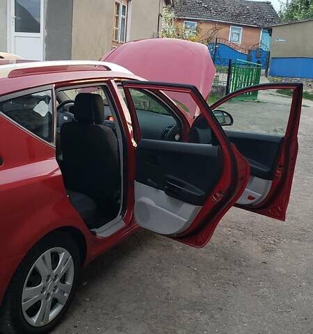 Красный Киа Сид, объемом двигателя 1.4 л и пробегом 288 тыс. км за 5300 $, фото 17 на Automoto.ua