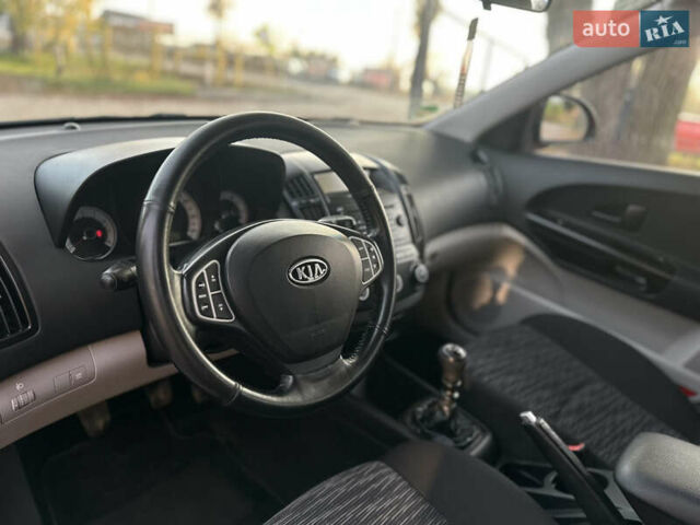 Красный Киа Сид, объемом двигателя 1.4 л и пробегом 224 тыс. км за 5600 $, фото 24 на Automoto.ua