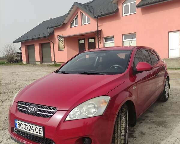 Красный Киа Сид, объемом двигателя 1.4 л и пробегом 282 тыс. км за 4800 $, фото 2 на Automoto.ua