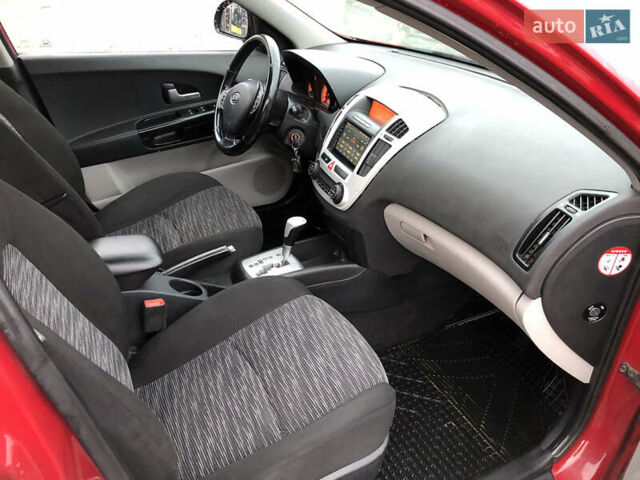 Красный Киа Сид, объемом двигателя 1.6 л и пробегом 248 тыс. км за 4599 $, фото 15 на Automoto.ua