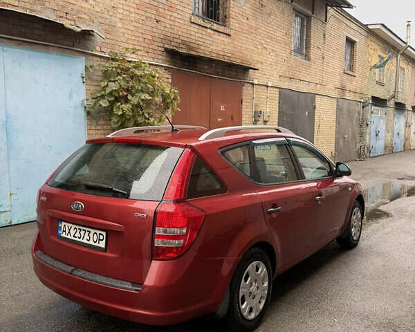 Красный Киа Сид, объемом двигателя 1.58 л и пробегом 207 тыс. км за 4500 $, фото 2 на Automoto.ua