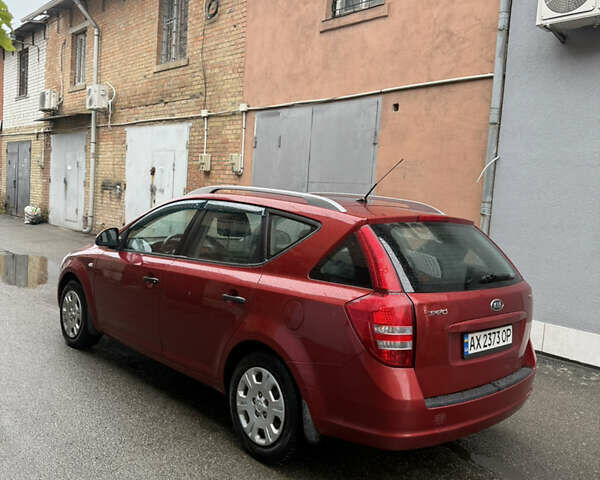 Красный Киа Сид, объемом двигателя 1.58 л и пробегом 207 тыс. км за 4500 $, фото 1 на Automoto.ua