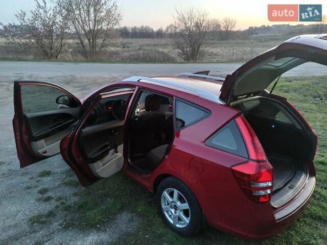 Червоний Кіа Сід, об'ємом двигуна 1.58 л та пробігом 325 тис. км за 4999 $, фото 5 на Automoto.ua