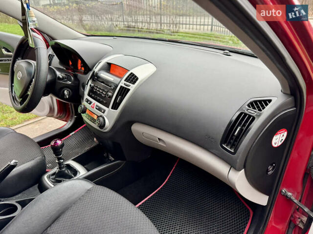 Червоний Кіа Сід, об'ємом двигуна 1.4 л та пробігом 214 тис. км за 5800 $, фото 41 на Automoto.ua