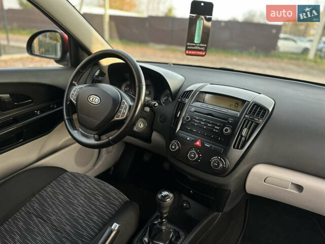 Красный Киа Сид, объемом двигателя 1.4 л и пробегом 224 тыс. км за 5600 $, фото 49 на Automoto.ua